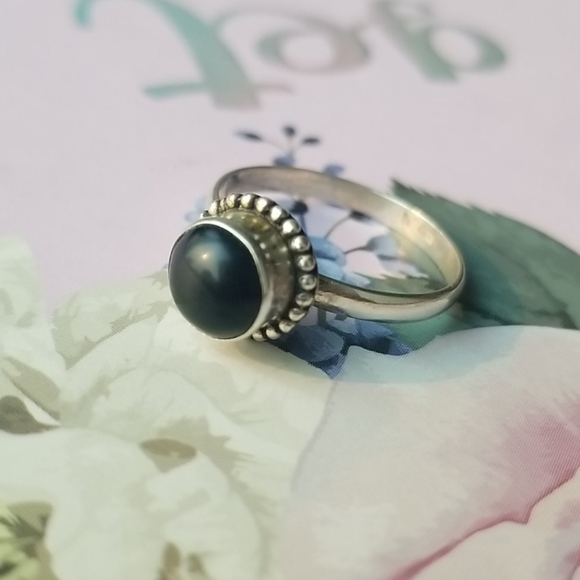 Silver and black onyx ring. - Picture 1 of 4